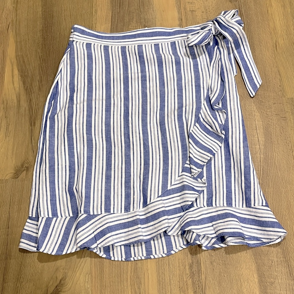 LOFT size 6 NWT wrap around skirt